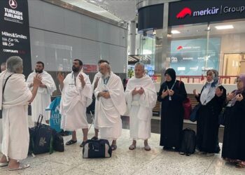 تركيا تودع أول قافلة معتمرين إلى الأراضي المقدسة