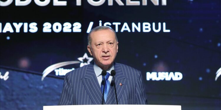 أردوغان: نحقق أرقاما قياسية في الصادرات والإنتاج الصناعي