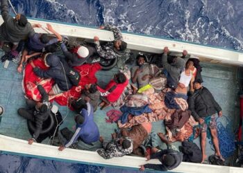 القوات التركية تنقذ 17 مهاجرا قبالة مصراتة الليبية