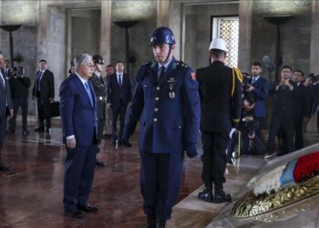 رئيس كازاخستان يزور ضريح أتاتورك في أنقرة