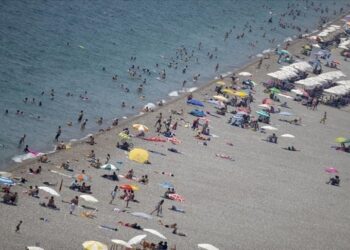 تركيا الثالثة عالميا في عدد شواطئ “الراية الزرقاء”