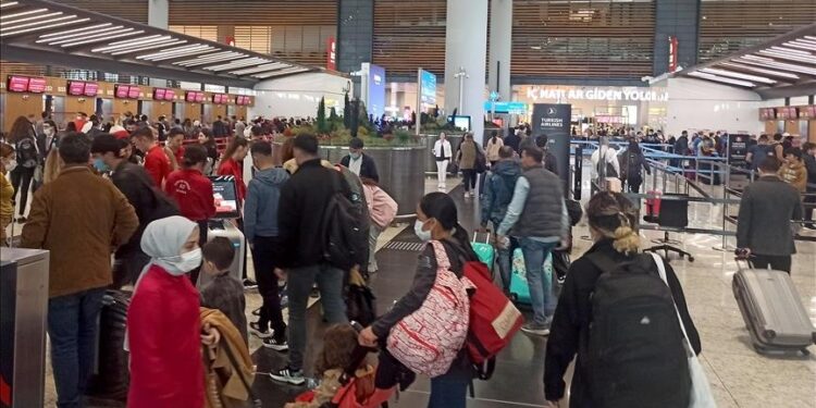 667 ألف مسافر يستخدمون مطار إسطنبول خلال عيد الفطر