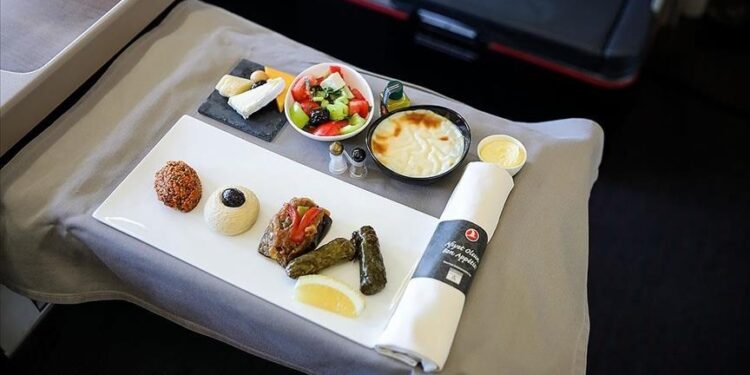 “روائع المطبخ التركي” على موائد المسافرين جوا