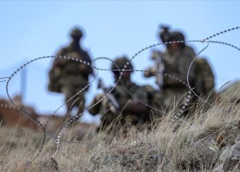 “الدفاع” التركية: تحييد 5 إرهابيين شمالي سوريا