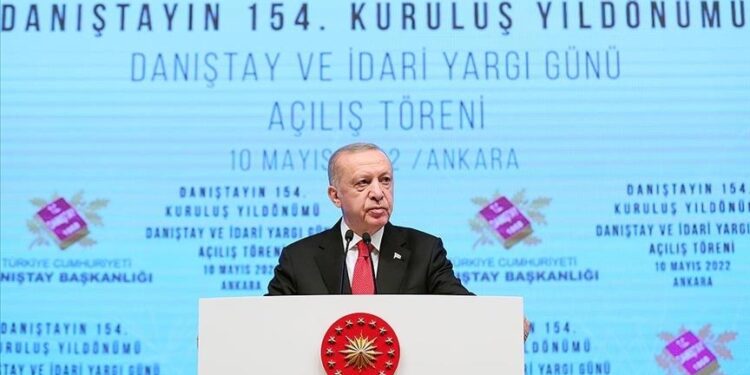 أردوغان: لا بدّ من تقديم دستور مدني يصون الحريات