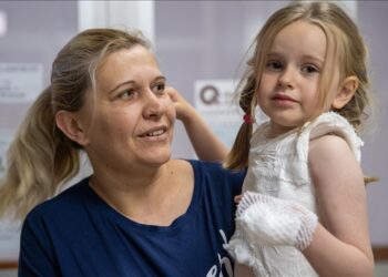 عن بعد.. أطباء أتراك يمنحون الأمل لأطفال بالبوسنة
