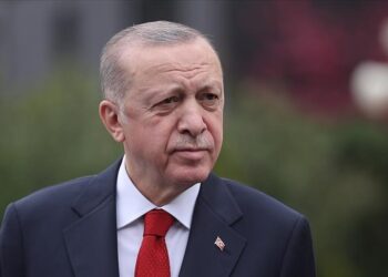 أردوغان يعتزم زيارة الإمارات للتعزية بوفاة الشيخ خليفة