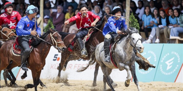 في ثاني أيامه.. إقبال كبير على مهرجان الرياضات التقليدية بإسطنبول