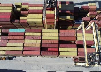 تركيا تهدف لرفع صادراتها إلى 300 مليار دولار في 2023