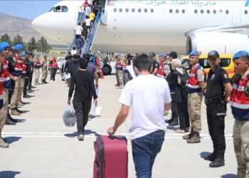 تركيا تعيد 454 مهاجرا إلى أفغانستان