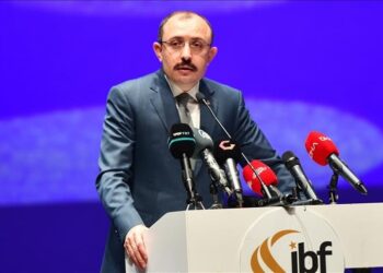 وزير التجارة التركي: نقدم مجموعة واسعة من الفرص للمستثمرين