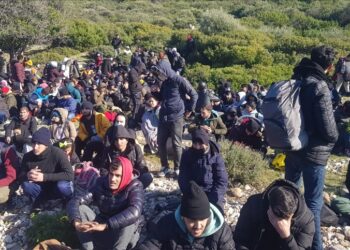 ضبط 120 مهاجرا غير نظامي غربي تركيا