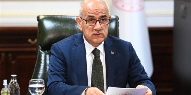 وزير تركي: سنواصل دعم الصومال لتجاوز أزمته