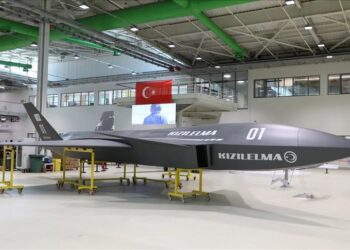 تركيا.. بيرقدار ينشر صورا جديدة للمقاتلة المسيرة المحلية