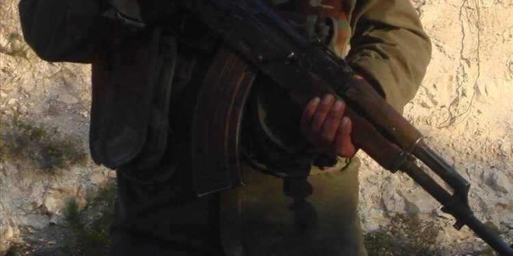 “واي بي جي” الإرهابي يزرع ألغاما في مركز تل رفعت السورية