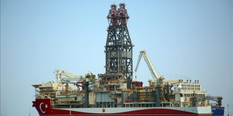 تركيا.. استمرار تجهيز سفينة التنقيب الرابعة “عبد الحميد خان”