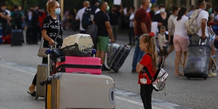 أنطاليا التركية تستقبل أكثر من 3 ملايين سائح