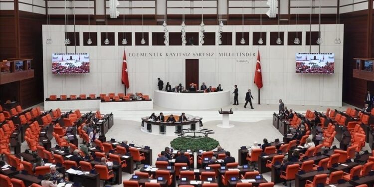 الرئاسة التركية تحيل مذكرة إلى البرلمان لتمديد مهام القوات بليبيا