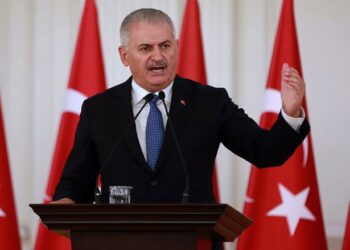 بن علي يلدريم: عار على الإنسانية أن تستغل المهاجرين سياسياً