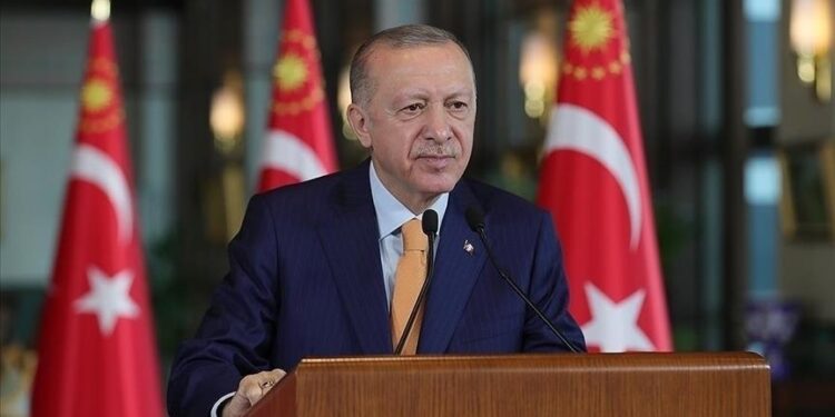 أردوغان: أحبطنا الانقلاب بنضالنا المجيد