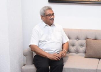 الرئيس السريلانكي يصل سنغافورة