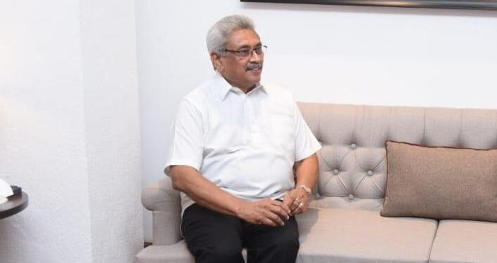 الرئيس السريلانكي يصل سنغافورة