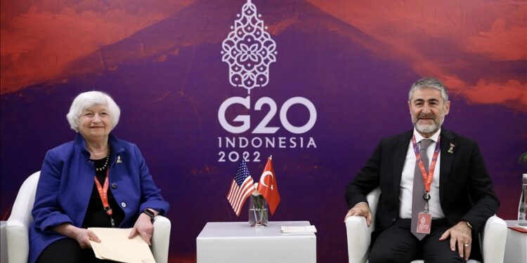 وزير الخزانة التركي يلتقي نظيرته الأمريكية