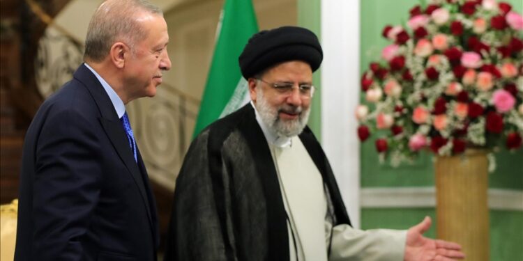 رئيسي يقيم مأدبة غداء على شرف أردوغان