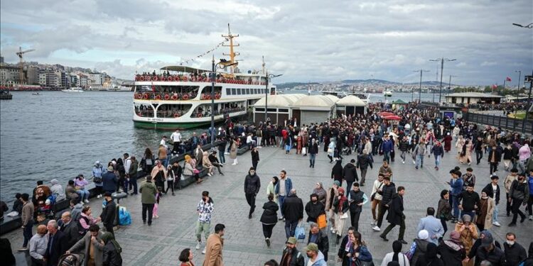 ارتفع عدد السياح القادمين إلى اسطنبول في يونيو بنسبة 115 بالمائة