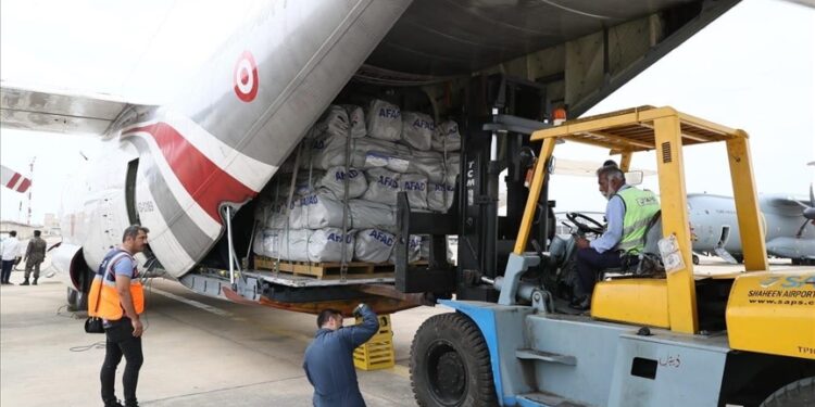 غادرت الطائرة الخامسة التي تحمل مساعدات من تركيا إلى باكستان