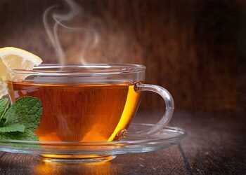 شرب الشاي أو القهوة الساخنة يزيد من خطر الإصابة بسرطان المريء