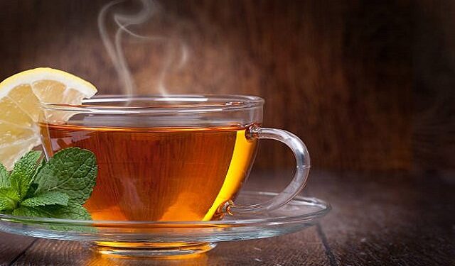 شرب الشاي أو القهوة الساخنة يزيد من خطر الإصابة بسرطان المريء