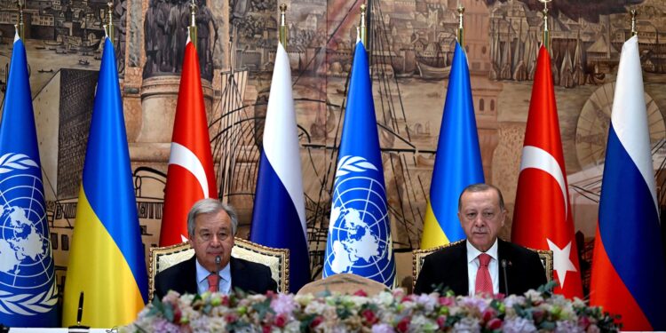 تركيا تمديد اتفاقية تصدير الحبوب الأوكرانية لمدة شهرين