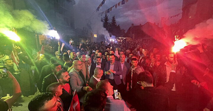 شاهد بالصور: احتفالات في مدن تركية بفوز أردوغان بالانتخابات الرئاسية