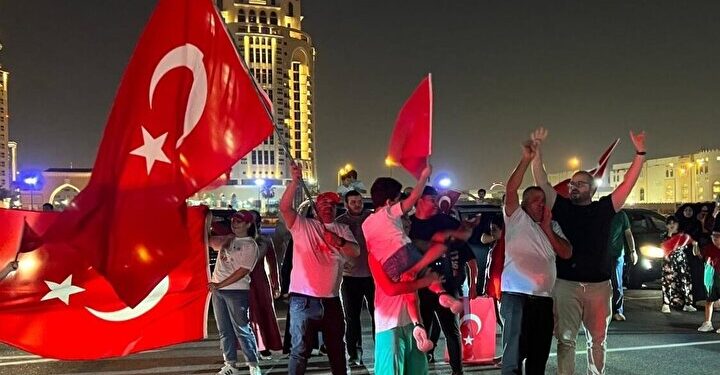 شاهد بالصور :الدوحة مسيرات وفرحة عارمة بتصدر أردوغان الرئاسة التركية