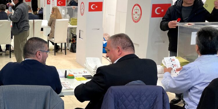 718 ألف مغترب تركي يدلون بأصواتهم في جولة الإعادة