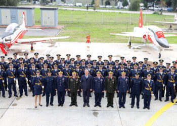 وزير الدفاع التركي يهنئ القوات الجوية بذكرى تأسيسها