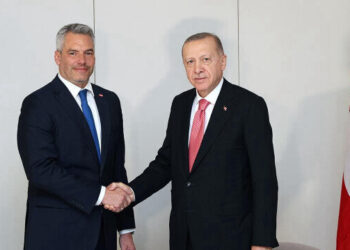 المستشار النمساوي يهنئ أردوغان بفوزه في الانتخابات