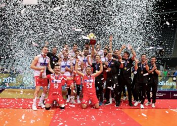 أردوغان يهنئ منتخب تركيا الفائز بالدوري الأوروبي لكرة الطائرة