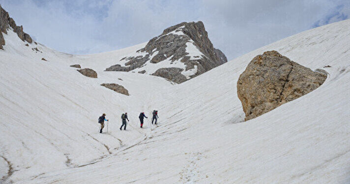 “تونج ايلي” التركية تستقبل هواة تسلق الجبال