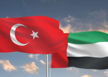 تشاووش أوغلو ونظيره الإماراتي يبحثان العلاقات الثنائية