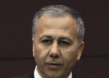 من هو علي يرلي قايا الذي تولى حقيبة الداخلية في إدارة أردوغان؟