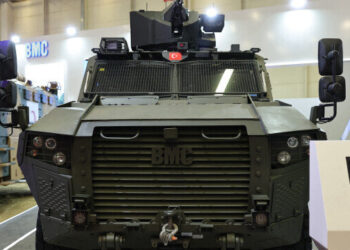 شركة تركية تستعد لتسليم الجيش مدرعة “ووران” بمحرك محلي