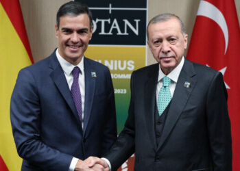 سانشيز يتعهد بدعم إسبانيا مسار عضوية تركيا بالاتحاد الأوروبي