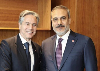 فيدان وبلينكن يبحثان قضايا الناتو وسوريا وأوكرانيا