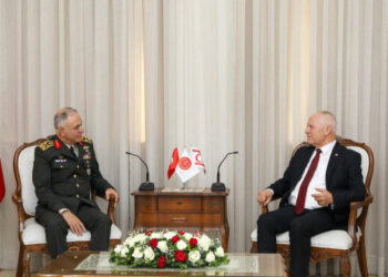 رئيس هيئة الأركان التركي يزور شمال قبرص