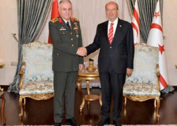 رئيس هيئة الأركان التركي يلتقي رئيس شمال قبرص