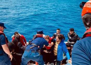 خفر السواحل التركي ينقذ 24 مهاجرا قبالة موغلا