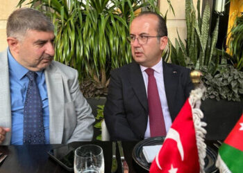 السفير التركي يبحث مع رجال أعمال أردنيين التعاون الاقتصادي