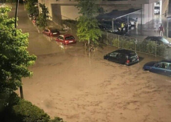 إسطنبول.. فيضانات مفاجئة جراء أمطار غزيرة